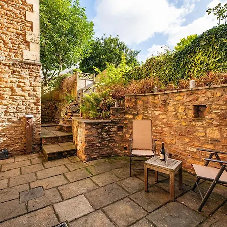 Appartement New-spacious Clifton Flat With Office-best Area-by Fabaccommodation Bristol