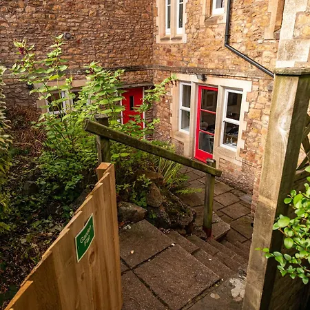 New-spacious Clifton Flat With Office-best Area-by Fabaccommodation Appartement